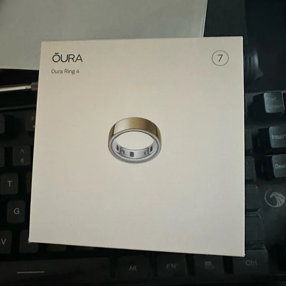 Oura Ring 4 in Elegant Gold and Silver - Picture 1 of 1